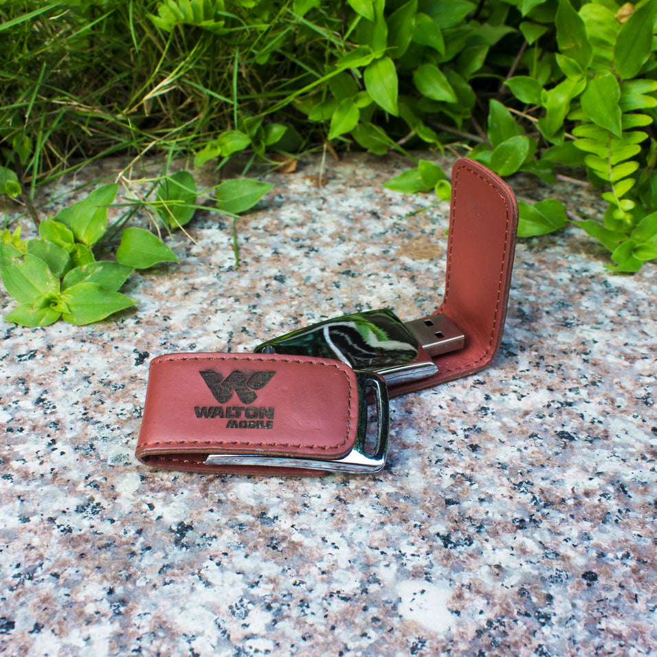 customized-laser-logo-engraved-leather-pen-drive